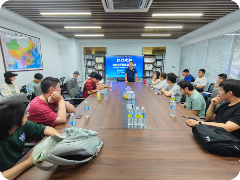 Innover ensemble dans le stockage de l'énergie : des professeurs et des étudiants de l'Université de Shandong visitent pour un échange