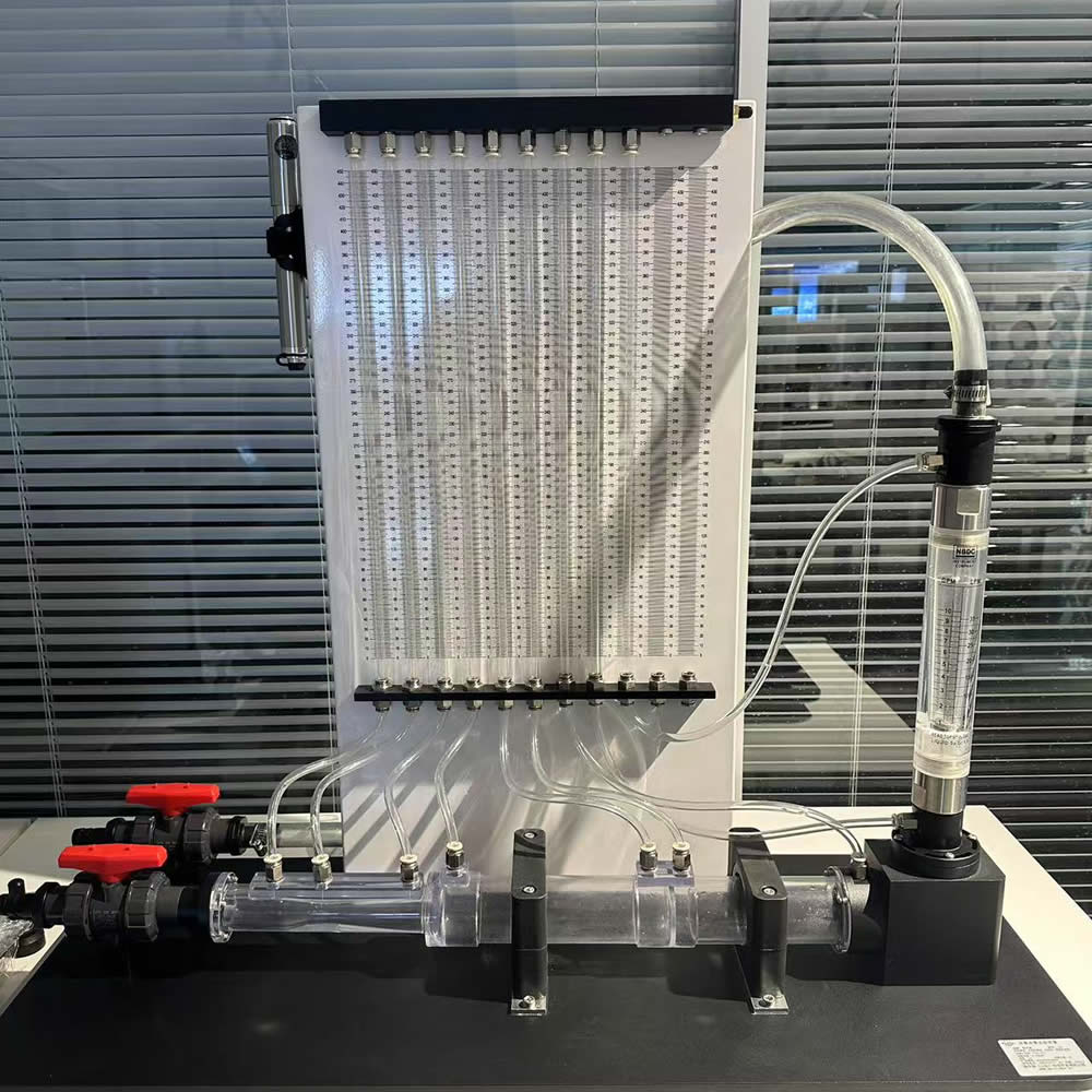 Pompes en série et parallèles Dispositif expérimental Mécanique des fluides Équipement de laboratoire d'enseignement universitaire