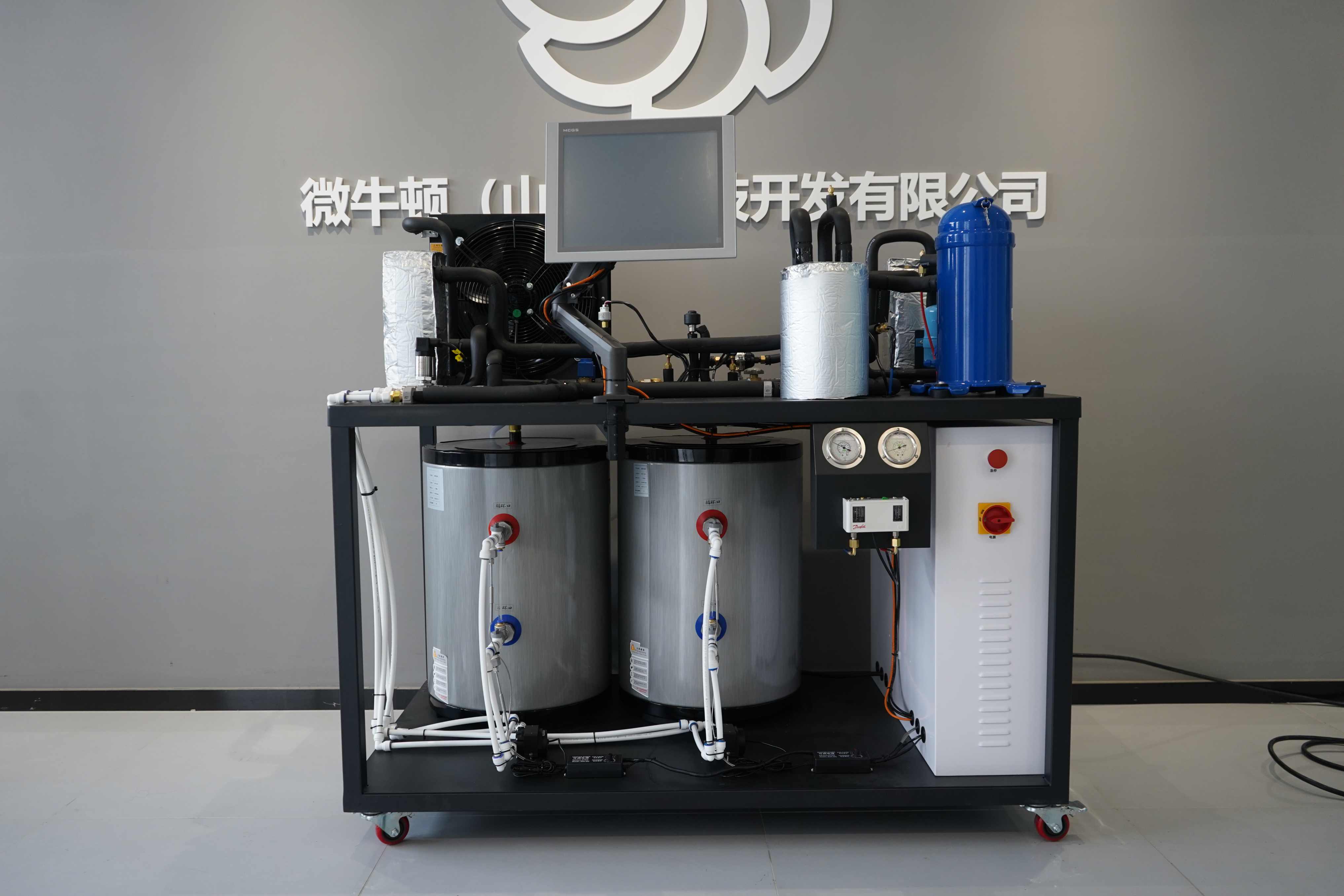 Système expérimental multifonctionnel de pompe à chaleur à haute température pour l’enseignement de l’ingénierie énergétique 